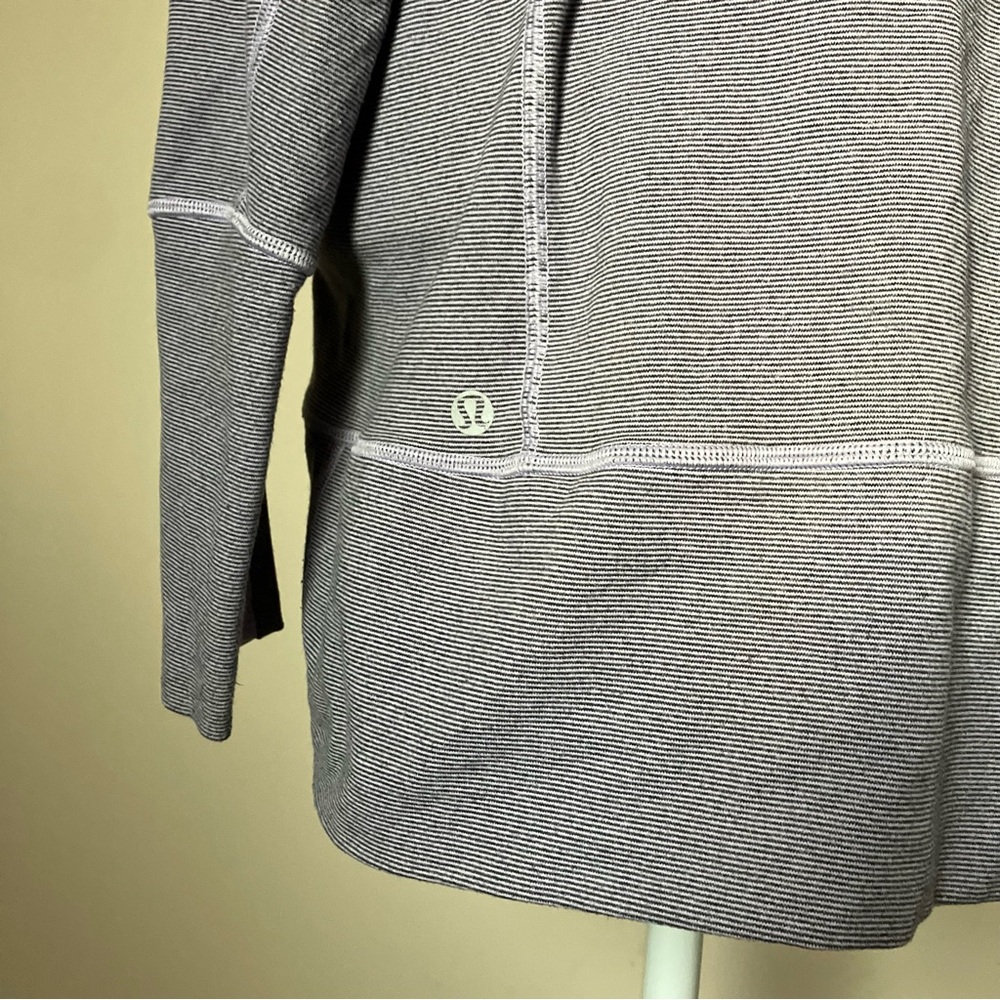 Lululemon Stride Jacket Brushed in Lilac Heathered
Coal Wee Stripe Lilac size 12 - Picture 8 of 12